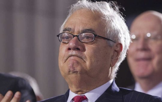 Bank Board Member and Dodd-Frank Co-Sponsor Barney Frank Suspects 'Anti-Crypto' Message Behind Signature Bank Failure