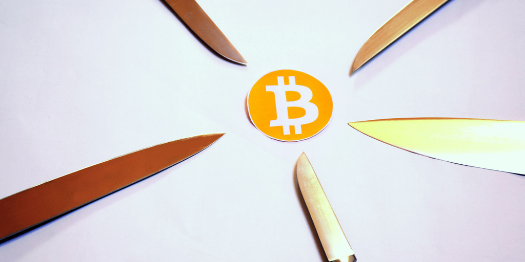 'Attack on Bitcoin’ Claims Circulate as Transaction Fees Climb Higher