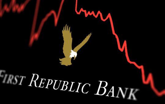 SEC Probes First Republic Bank Executives for Insider Trading; Lawmakers Dump Bank's Shares Before Collapse